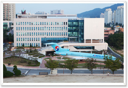 2012년 1월 30일 종합실습관 준공 기념사진